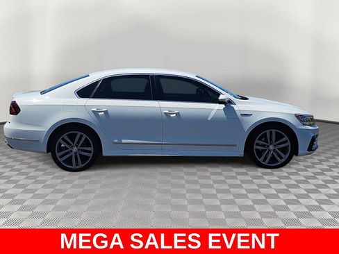 Used 2017 Volkswagen Passat 1.8T R-Line w/ R-Line Lighting Package FWD image 2