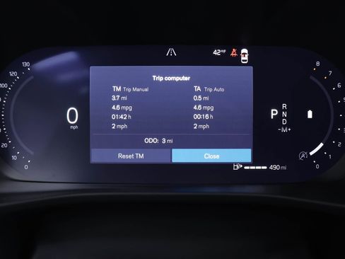 New 2026 Volvo XC40 B5 Plus w/ Protection Package Premier image 9