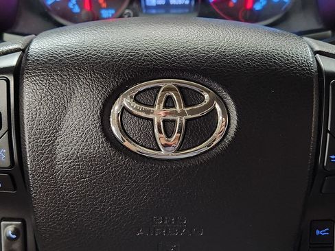 Used 2020 Toyota Tacoma SR RWD image 46