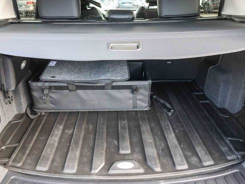 Used 2025 Land Rover Discovery Sport S image 27