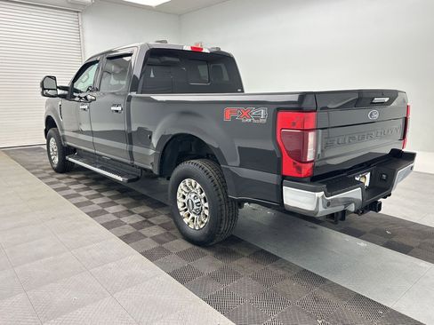 Used 2020 Ford F250 XLT w/ XLT Premium Package image 3