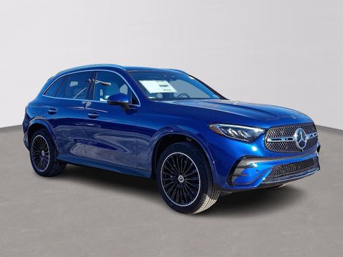 Used 2026 Mercedes-Benz GLC 300 4MATIC image 3