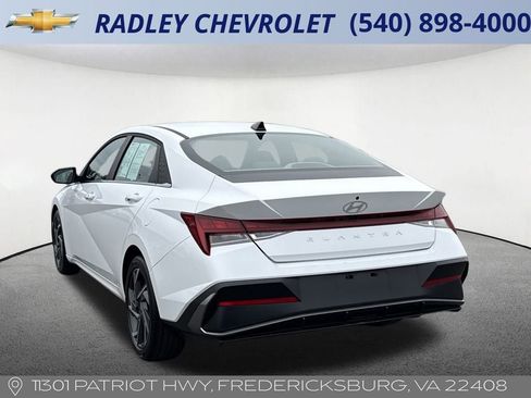 Used 2025 Hyundai Elantra SEL image 5