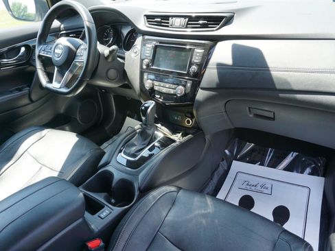 Used 2019 Nissan Rogue SL FWD image 26