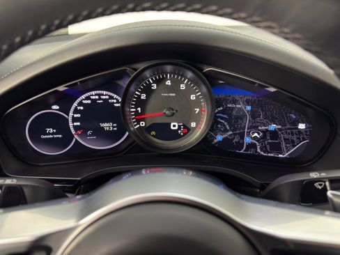 Used 2023 Porsche Cayenne S Platinum image 19