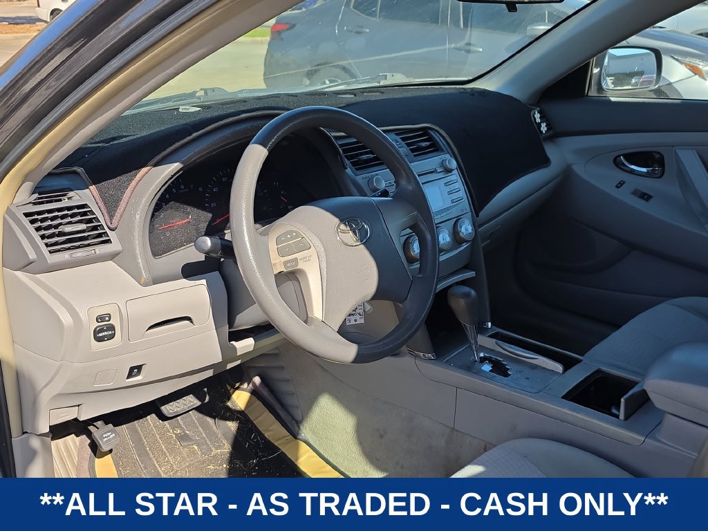 Used 2011 Toyota Camry LE FWD image 17
