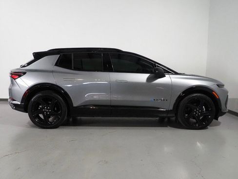 Used 2024 Chevrolet Equinox EV RS image 4