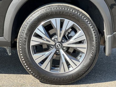 Used 2022 Nissan Rogue SV image 36