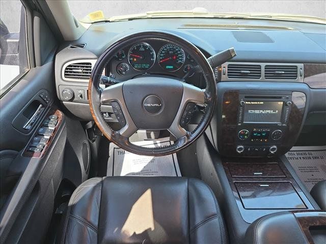 Used 2012 GMC Yukon XL Denali AWD/4WD image 16