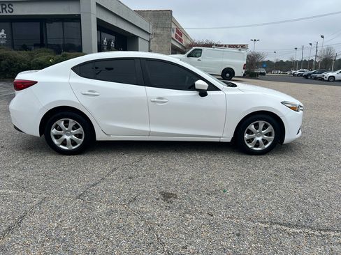 Used 2018 MAZDA MAZDA3 Sport image 25