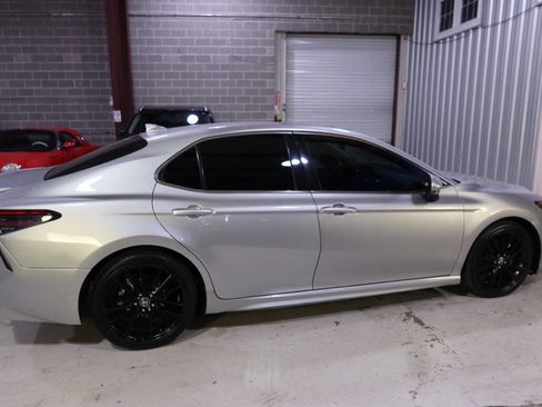 Used 2022 Toyota Camry XSE image 5