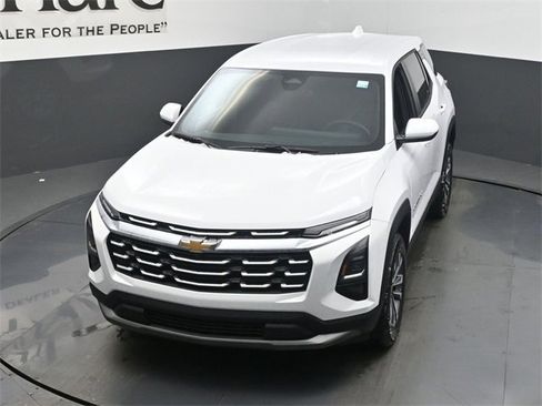 New 2026 Chevrolet Equinox LT w/ Convenience Package II image 24