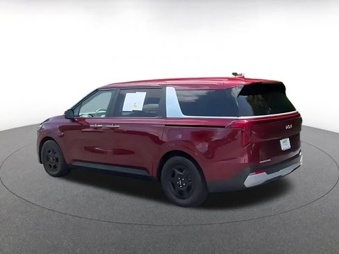 Used 2026 Kia Carnival FWD image 3