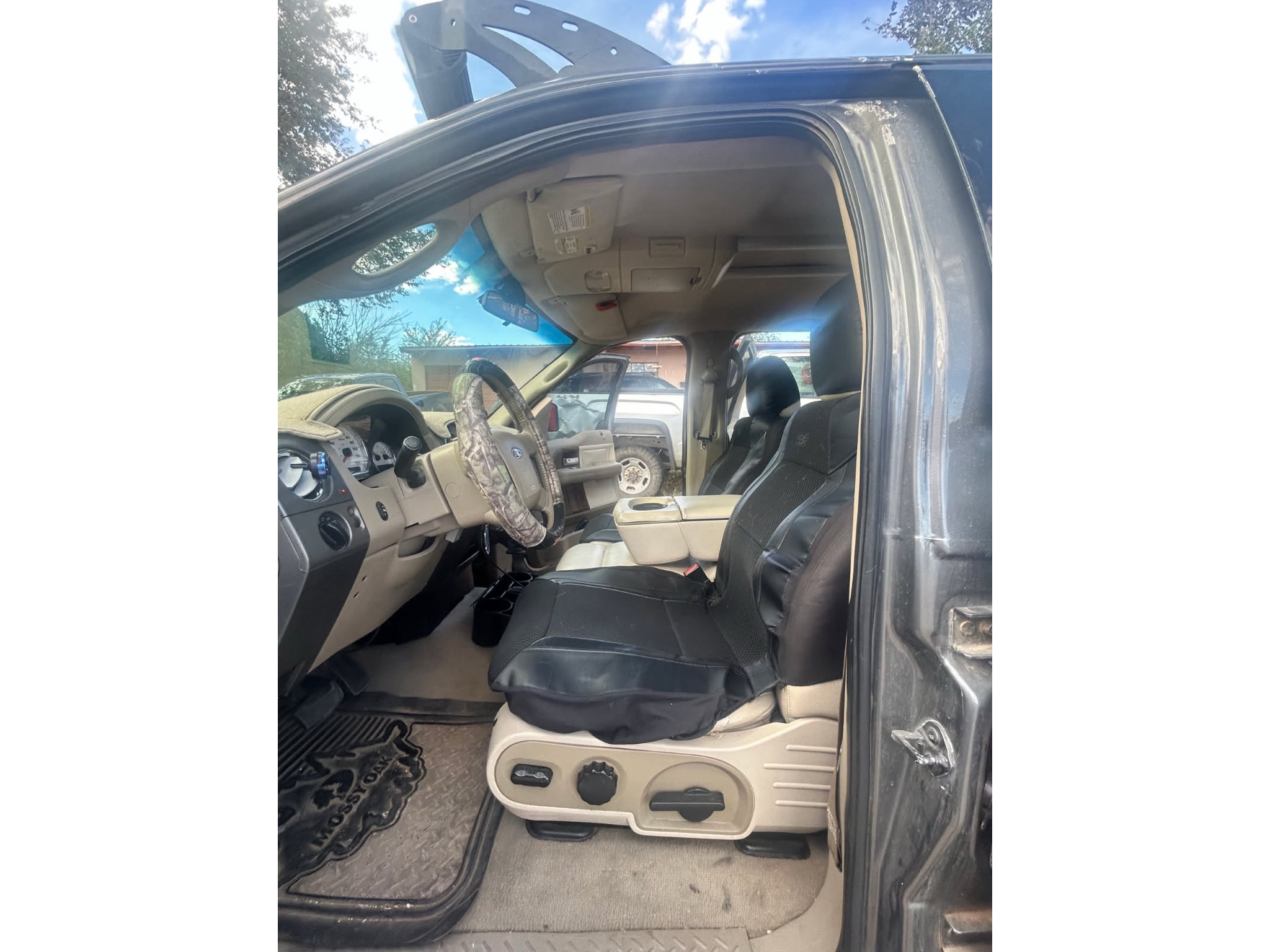 Used 2004 Ford F150 XLT AWD/4WD image 3