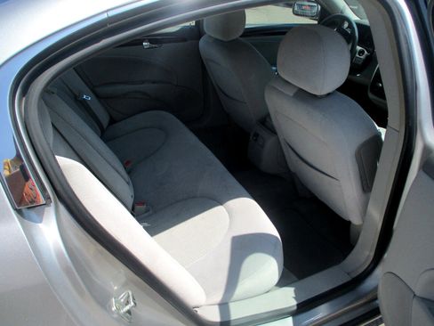 Used 2006 Buick Lucerne CX w/ Entertainment Package image 8