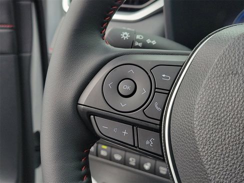 Used 2025 Toyota RAV4 XSE w/ Premium Package image 31