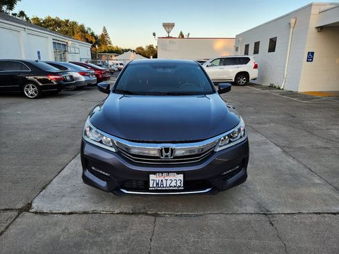 Used 2017 Honda Accord Sport image 8