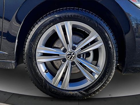 Used 2024 Volkswagen Jetta SE image 32