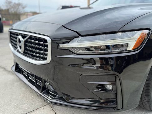 Used 2019 Volvo S60 T5 R-Design image 15