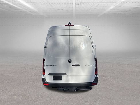 Used 2024 Mercedes-Benz Sprinter 3500 image 4