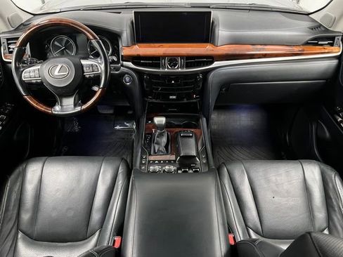 Used 2016 Lexus LX 570 4WD w/ Luxury Package image 24