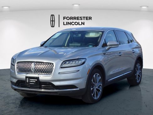 Used 2023 Lincoln Nautilus Reserve w/ Equipment Group 201A image 7