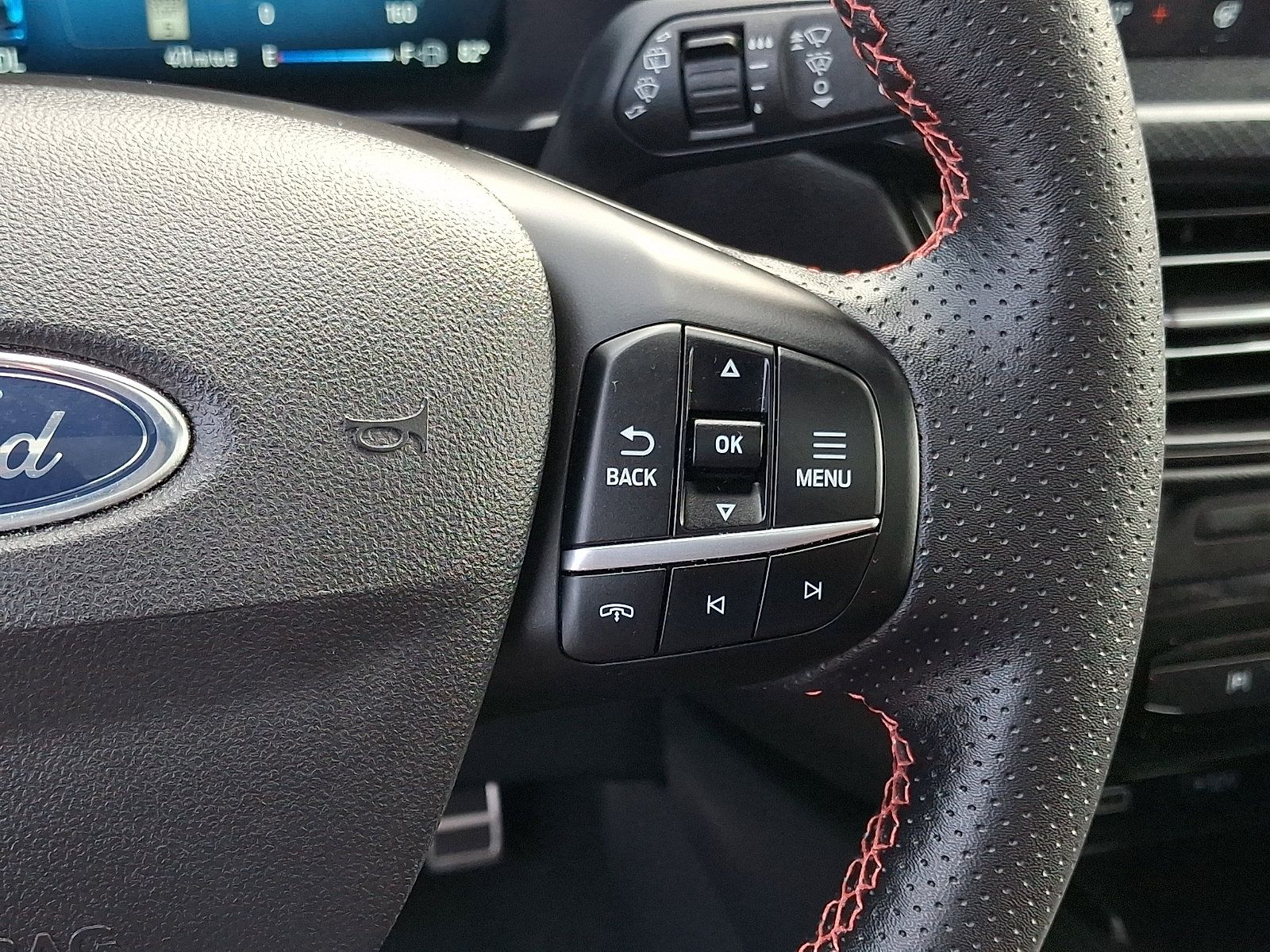 Certified 2024 Ford Escape ST-Line Elite w/ Premium Technology Package AWD/4WD image 23