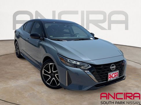 Used 2025 Nissan Sentra SR FWD image 1