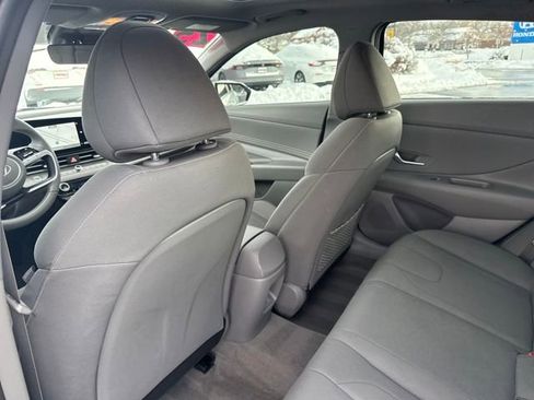 Certified 2025 Hyundai Elantra SEL w/ Cargo Package image 21