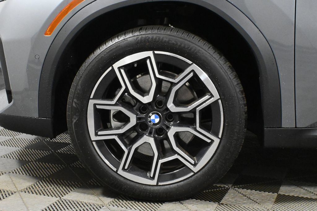 Used 2025 BMW X2 xDrive28i w/ Technology Package AWD/4WD image 12