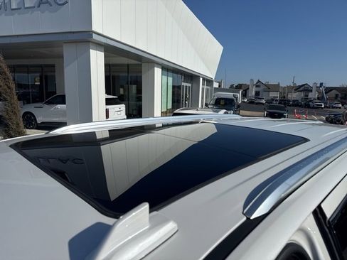 Used 2022 Cadillac Escalade Premium Luxury Platinum image 24