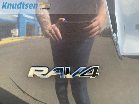 Used 2015 Toyota RAV4 LE image 10