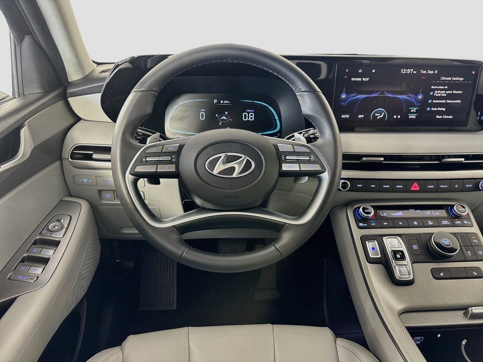 Used 2024 Hyundai Palisade SEL FWD image 21