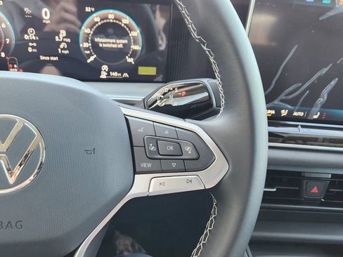 New 2026 Volkswagen Tiguan SE AWD/4WD image 17