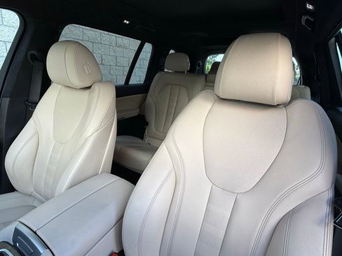 Used 2022 BMW X7 xDrive40i w/ M Sport Package image 23
