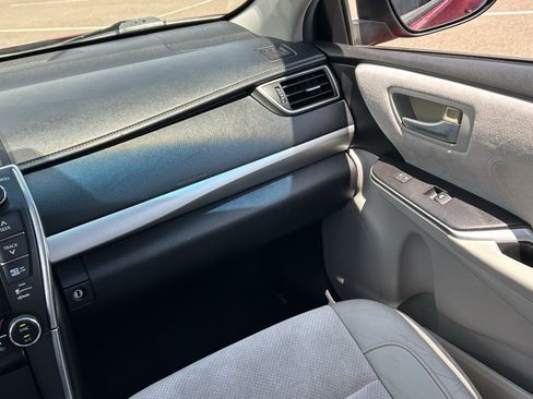 Used 2015 Toyota Camry XSE FWD image 17