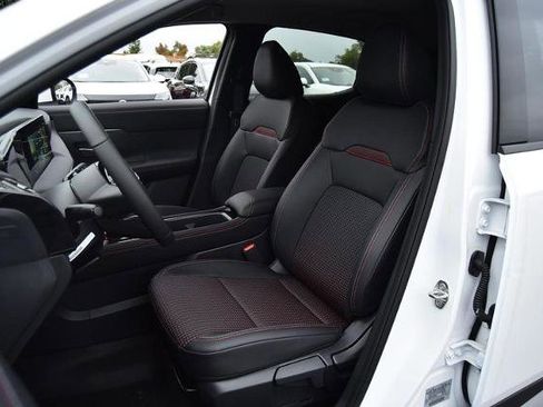 New 2025 Nissan Kicks SR image 23