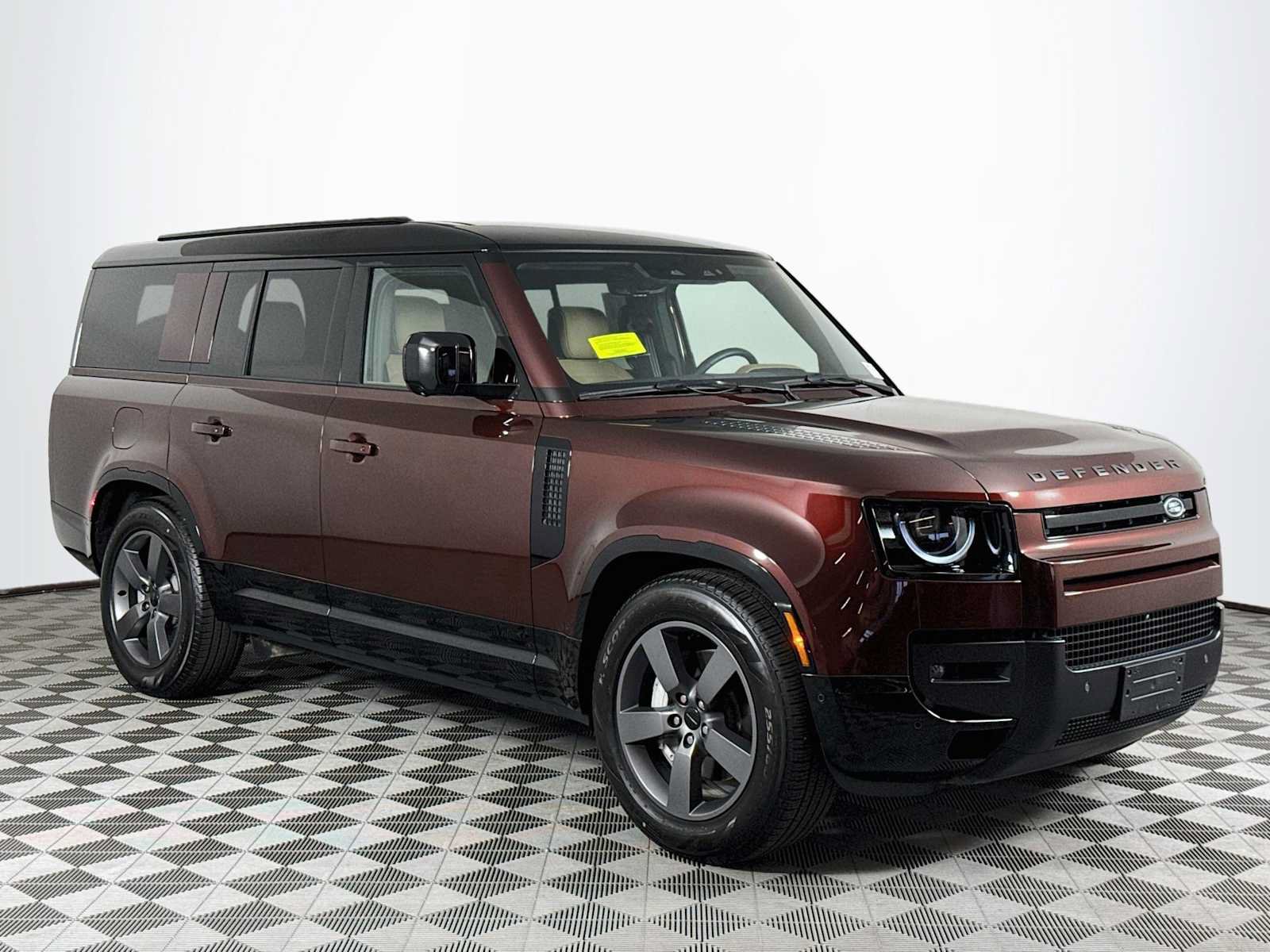 Used 2026 Land Rover Defender 130 X-Dynamic SE AWD/4WD image 3