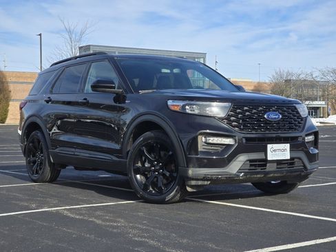 Used 2023 Ford Explorer ST-Line w/ Class IV Trailer Tow Package image 2