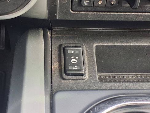 Used 2017 Nissan Titan SL w/ SL Towing Convenience Package AWD/4WD image 14