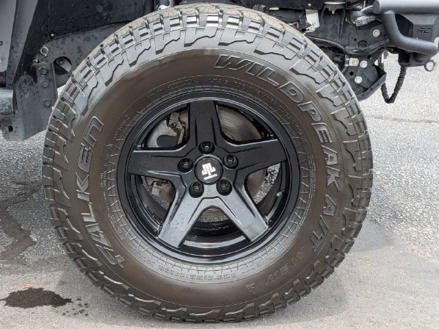 Used 2022 Jeep Gladiator Mojave w/ Cold Weather Group AWD/4WD image 12