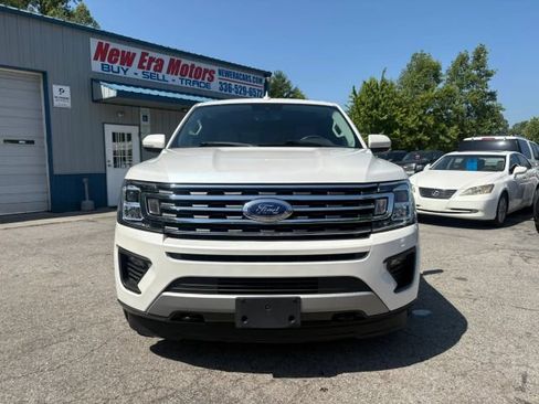 Used 2019 Ford Expedition XLT w/ Equipment Group 202A AWD/4WD image 8