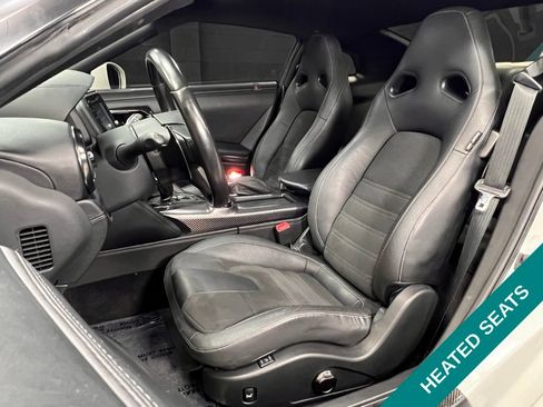 Used 2020 Nissan GT-R Premium AWD/4WD image 3