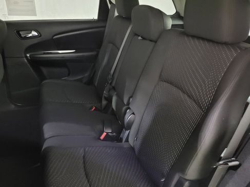 Used 2018 Dodge Journey SE image 40