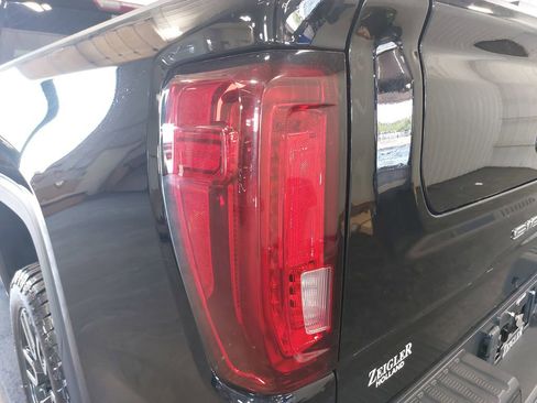 Used 2022 GMC Sierra 1500 AT4 w/ AT4 Premium Package AWD/4WD image 35