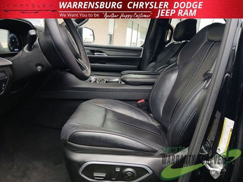 Used 2024 Jeep Wagoneer Series II w/ Flexible Seating Group image 12