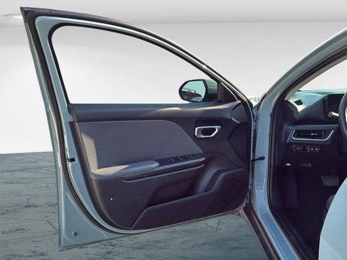 Certified 2025 Kia K4 image 11