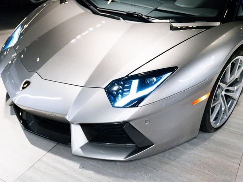 Used 2014 Lamborghini Aventador LP 700-4 image 10