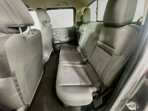 Used 2024 Nissan Frontier SV w/ SV Convenience Package RWD image 24