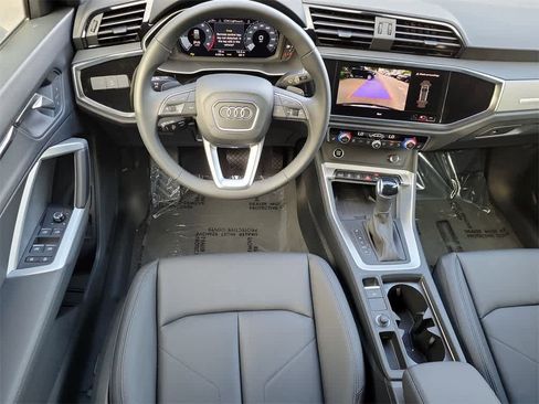 New 2025 Audi Q3 2.0T Premium image 18